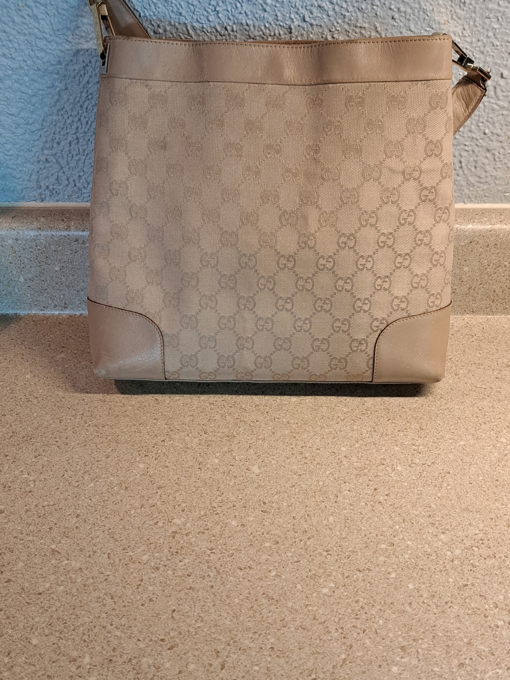 Gucci Beige Monogram Canvas Shoulder Bag with Gold Hardware - Picture 2 of 16